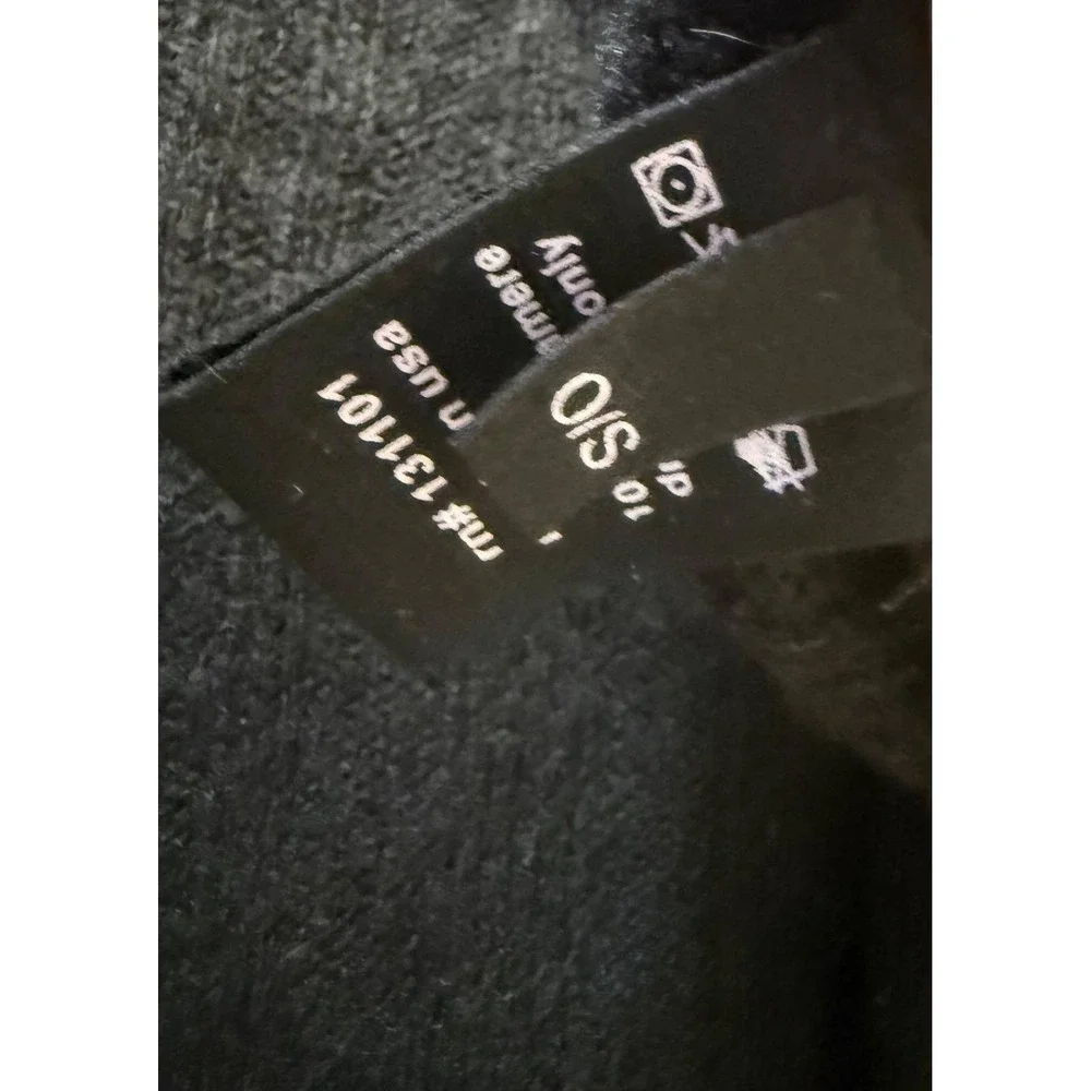 Beryll Black 100% Cashmere Ribbed Knit Poncho Wrap Made in USA OS Reg Price $490